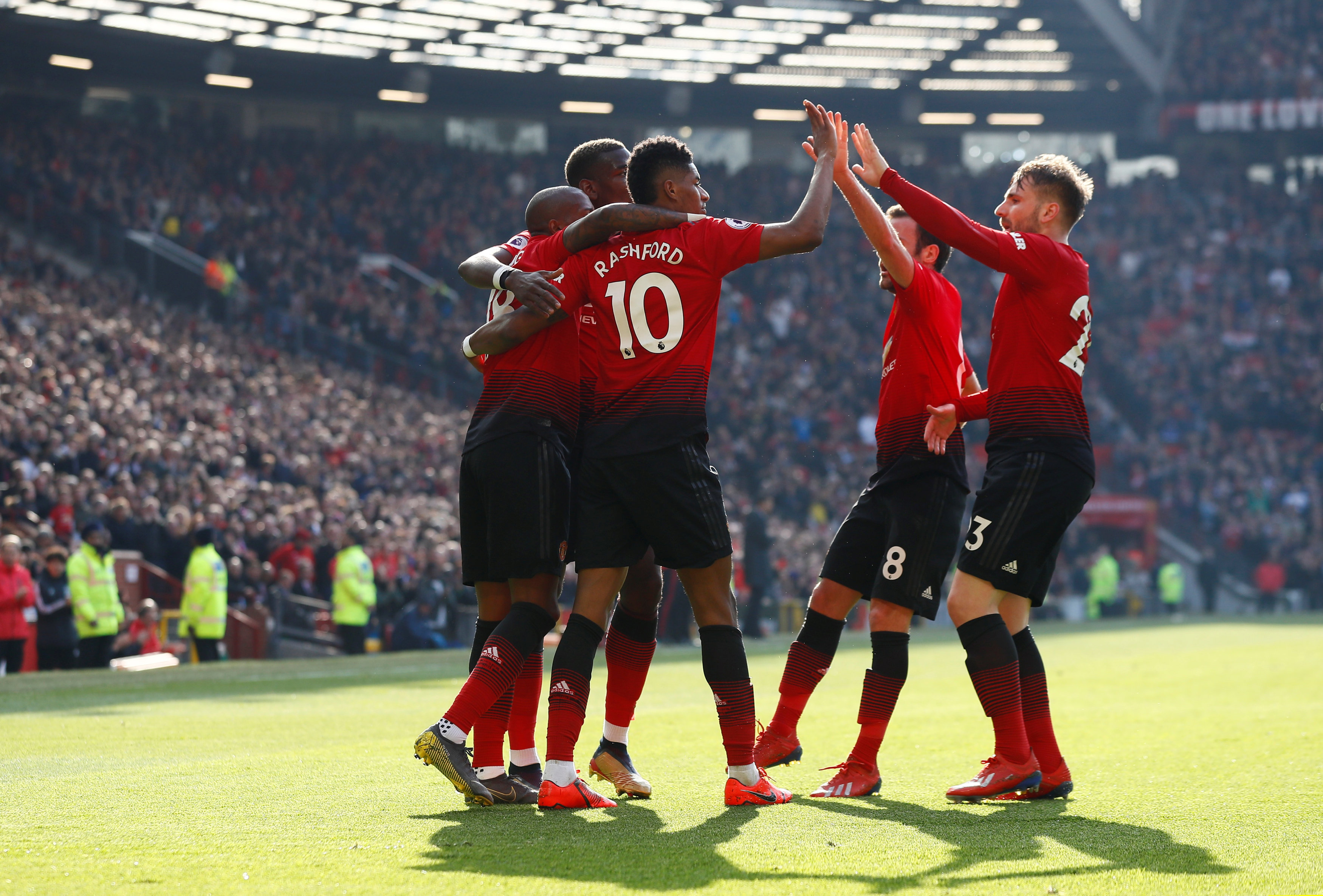 现出极高的 现出极高的